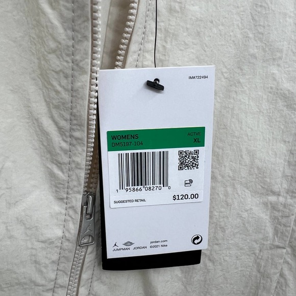 Jordan Women's Essential's Lightweight Overweight Jacket in Light Orewood Brown - Picture 11 of 11